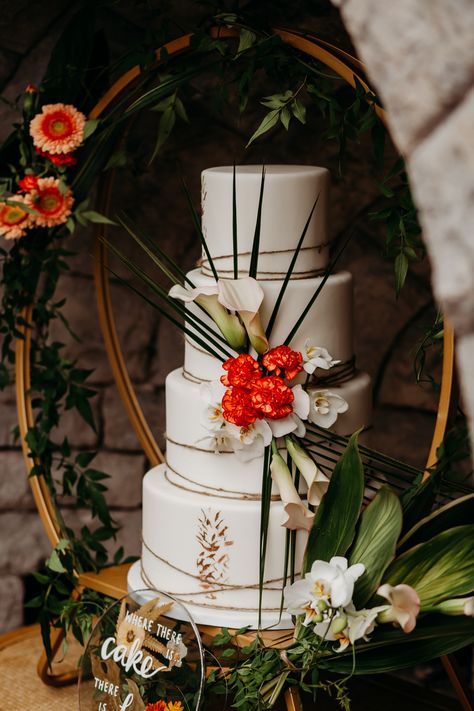 Cake Leaves Twine Pineapples Hoop Tropical Wedding Ideas When Charlie Met Hannah #Cake #Leaves #Twine #PineappleCake #TropicalCake #WeddingCake #CakeIdeas #Wedding Tropical Theme Wedding, Tropical Wedding Ideas, Tropical Wedding Cake, Tropical Wedding Theme, Floral Cocktails, Cake Trends, Whimsical Wonderland Weddings, Tropical Theme, Theme Wedding