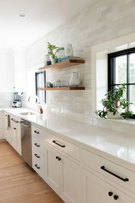 White Marble Kitchen Decor Ideas, Modern Farmhouse Kitchens Cabinets, Kitchen Counter And Backsplash Ideas, Small White Kitchen, White Kitchen Countertops, Home Depot Kitchen, Kitchen 2023, Kitchen 2024, Kitchen Backsplash Designs