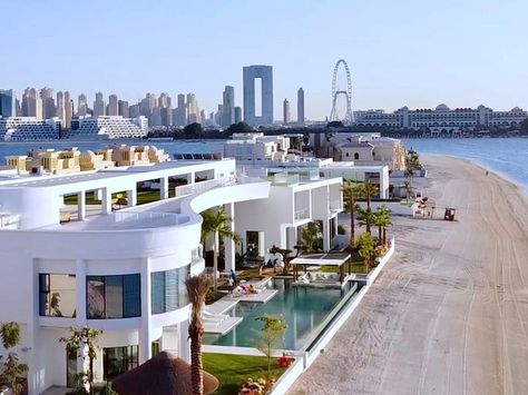 Dubai Penthouse, Dubai Property, Penthouse Design, Dubai Houses, Living In Dubai, Dubai Real Estate, Dubai Luxury, Rooftop Patio, Luxury Marketing