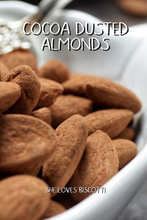 Cocoa Dusted Almonds Recipes, Cocoa Dusted Almonds, Flavored Almonds Recipe, Flavored Almonds, Roasted Almonds Recipe, Easy Menu, Flavored Nuts, Almond Snack, Almonds Recipe