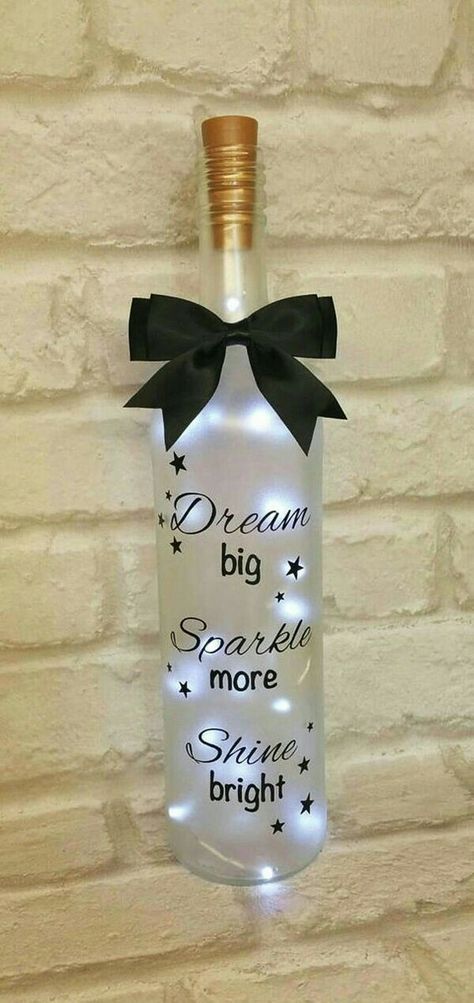 Birthday Wine Bottles, Wine Bottle Project, Wine Candles, Wine Bottle Candles, Christmas Wine Bottles, Wine Bottle Gift, Wine Bottle Art, Wine Bottle Diy Crafts, Painted Wine Bottles