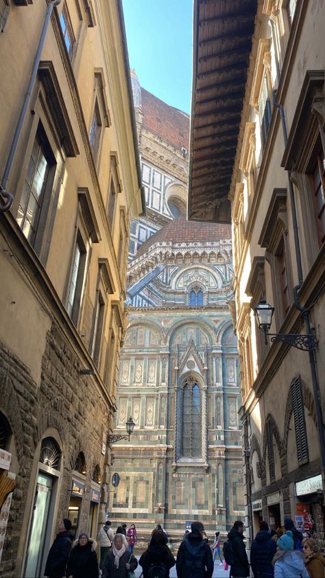 Florence Italy Winter Aesthetic, Italy Florence Aesthetic, Florence Aesthetic Italy, Florence Italy Aesthetic, Florence Aesthetic, School In Italy, Italy Firenze, Florence Italy Travel, Italy Vibes