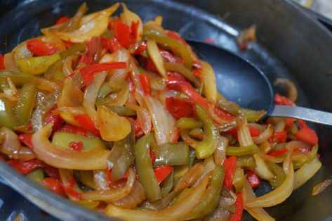 Caramelizing Onions, Sauteed Peppers And Onions, Quick Pizza, Carmelized Onions, Sauteed Peppers, Hot Dog Recipes, Grilled Pizza, Bbq Pork, Chicken Fajitas