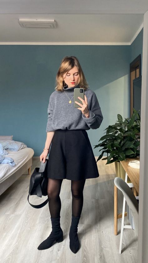 Grey Tights Outfit, Mini Skirt Style, Wardrobe Makeover, Grey Mini Skirt, Miniskirt Outfits, Fashion Days, Winter Outfits For Work, Tights Outfit, Business Casual Outfits