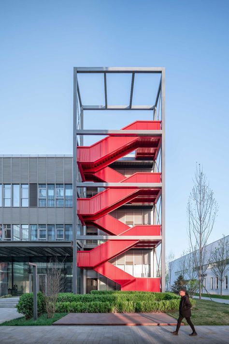 Staircase Architecture, External Staircase, Living In China, Exterior Stairs, Stairs Architecture, Stairs Design Modern, Outdoor Stairs, Structure Architecture, Facade Architecture