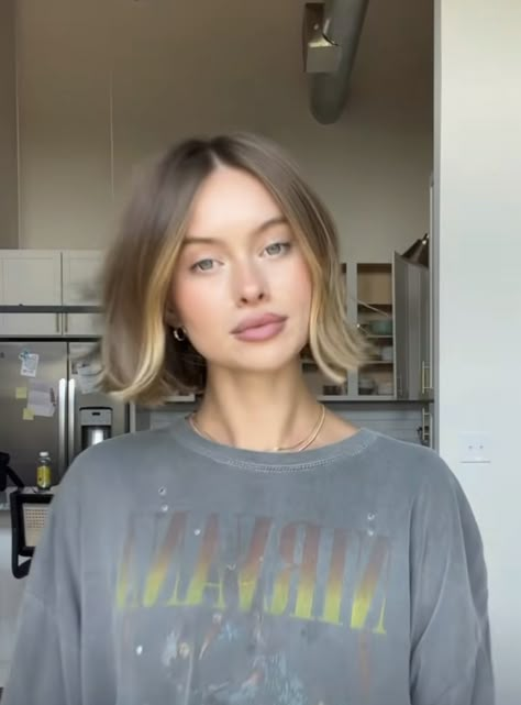 Blonde Bob Balayage, Side Fringe Long Hair, Dark Blonde Bob, Bob Styling, Balayage Straight Hair, Balayage Bob, Beautiful Blonde Hair, Blonde Bob Hairstyles, Corte Bob