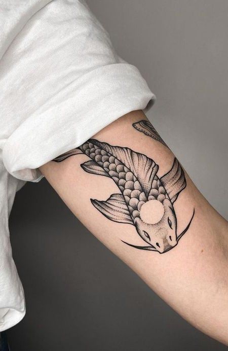 Fish Tattoo Koi, Pez Koi Tattoo, Tattoo Koi Fish, Japanese Fish Tattoo, Koi Fish Tattoo Design, Coy Fish Tattoos, Koi Fish Tattoos, Small Japanese Tattoo, Fish Tattoo Design