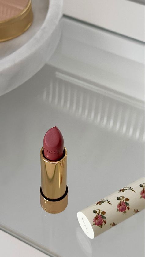 #lipproducts #lipproductsaesthetics #lipsticks #lipshades #beautyproductsaesthetics #rhodebeauty #rarebeauty #glossaesthetic #tintedlipoil #lipoils #tintedlipsticks #lipstain #glossier #lip #diorlipoil #guccilipstick Luxury Beauty Products Aesthetic, Aesthetic Makeup Products Photography, Lip Oil On Lips, Aesthetic Lip Oil, Lip Oil Packaging, Lip Oil Aesthetic, Oil Aesthetic, Makeup Products Aesthetic, Gucci Lipstick