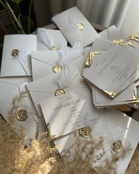 Wedding Gold Invitations, Gold White Wedding Invitation, Wedding Invitation White And Gold, Wedding Invitations Gold And White, All White Wedding Invitations, 2024 Wedding Invitations, Fancy Wedding Invitations Luxury, Invations Wedding, Old Money Wedding Invitations