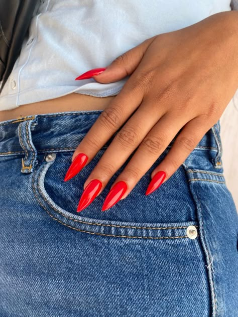 Candy Red Nails, Candy Apple Nails, Candy Apple Red Nails, Apple Red Nails, Red Nails Almond, Red Almond Nails, Almond Nails Red, Red Stiletto Nails, Bright Red Nails