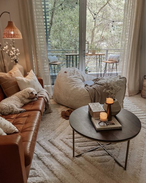 Couch And Bean Bag Living Room, Apartment Living Room With Sliding Door, Living Room With Bean Bags Ideas, Living Room With Bean Bags, Bean Bag In Living Room, Bean Bag Living Room Ideas Decor, Cozy Coffee Table Decor, Living Room Bean Bag Ideas, Bean Bag Living Room Decor