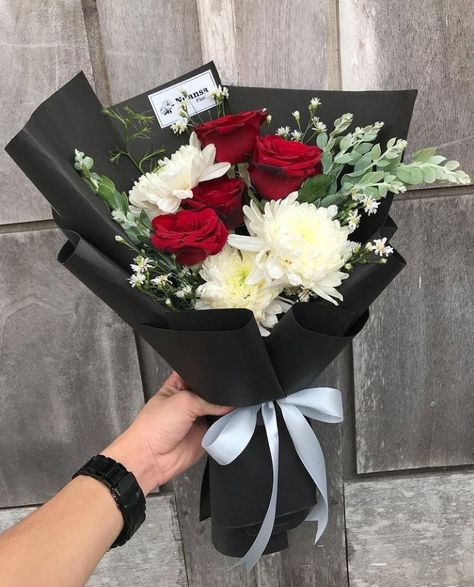 Birthday Flowers For Boyfriend, Flowers For Him Boyfriends Man Bouquet, Flowers For Men Boyfriends, Men Bouquet Gift, Bouquet Ideas For Men, Simple Birthday Decorations For Men, Flowers For Men Gift Man Bouquet, Flowers Bouquet Gift Boyfriends, Graduation Flowers Bouquet