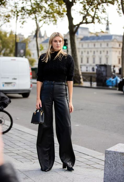 Best Street Style at Paris Fashion Week Spring 2021 | POPSUGAR Fashion Paris Street Fashion, Streetstyle Winter, Mode Dope, Camille Charriere, Weather Clothes, Winter Street, Paris Fashion Week Street Style, Popsugar Fashion, Black Jumper