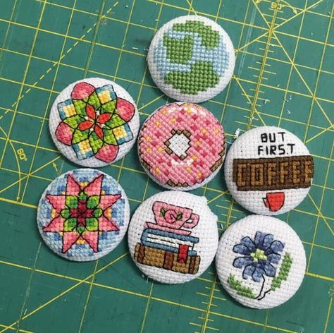 Small Cross Stitch Projects, Creative Cross Stitch, Button Cross Stitch, Cross Stitch Present Ideas, Displaying Cross Stitch, Ways To Display Cross Stitch, Cross Stitch Finishing Ideas Projects, Cross Stitch Pins, How To Finish Small Cross Stitch Projects