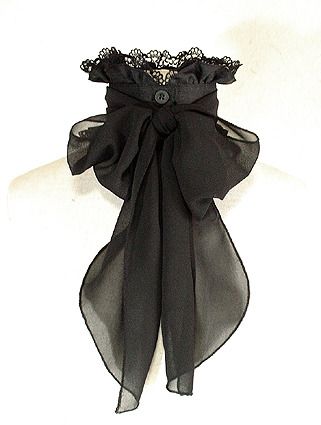 Gothic Charm School: pretty things — Oh, this is beautiful. And I bet I could make one... Couture Dior, Mode Steampunk, Lace Choker, Charm School, Gothic Steampunk, Step Mother, Neck Piece, Steampunk Fashion, Gothic Lolita