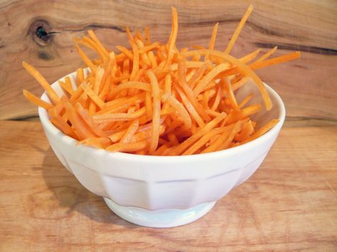 Shredded frozen carrots Shredded Carrot Recipe, Carrots Recipes, Veggie Pancakes, Shredded Carrots, Fresh Smoothies, Raw Carrots, Good For Me, Grape Salad, Cooked Carrots