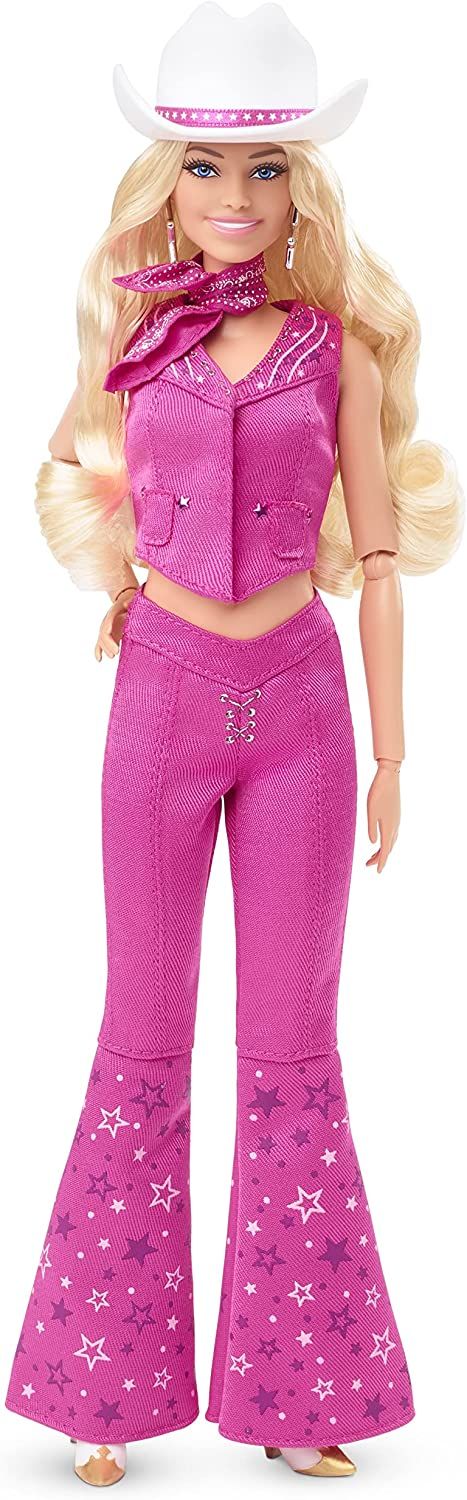 Barbie Movie 2023 dolls - YouLoveIt.com Pink Western Outfit, Barbie The Movie, Pink Gingham Dress, Mode Rose, Chapeau Cowboy, Western Outfit, Ken Doll, Blonde Bombshell, Movie Collection