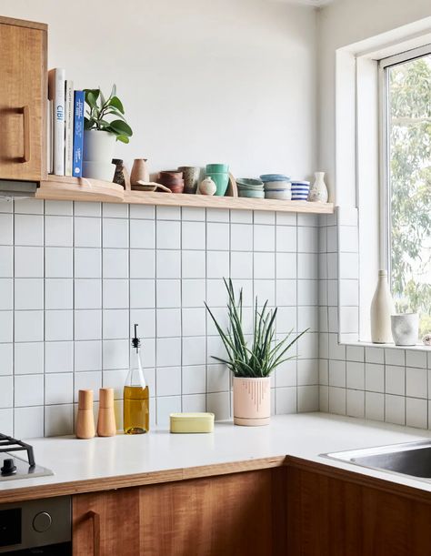 A Creative Family Home In A 1960s Northcote Apartment Building Warm Earthy Kitchen, Timber Benchtop, 60s Home Decor, Melbourne Apartment, 60s Home, Closed Kitchen, Kitchen Hack, Kitchen Benchtops, Ikea Kitchen Cabinets