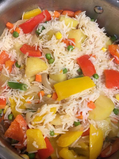 vegetable rice pilaf Vegetable Rice Pilaf, Paneer Pulao, Rice Spices, Rice Pulao, Pulao Rice, Vegetarian Rice, Vegetable Pulao, Biryani Recipes, Sauteed Potatoes