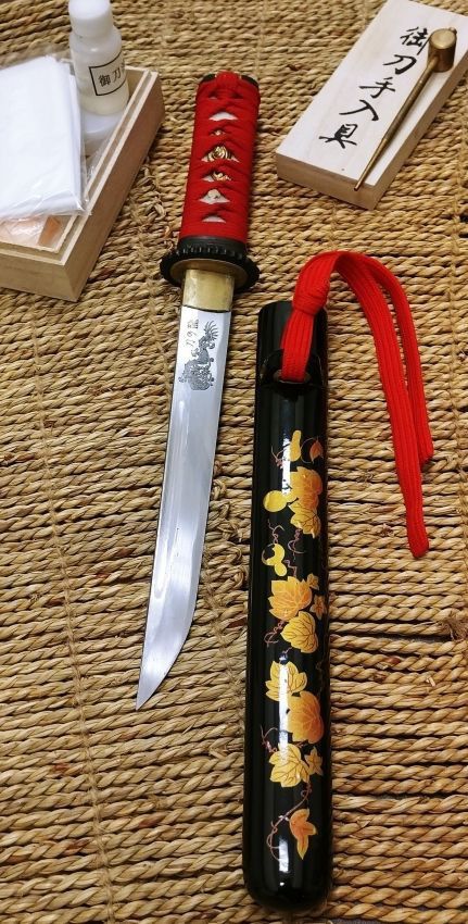 Japanese Tanto Knife, Dragon Engraving, Samurai Knife, Haikyuu X Reader, Dark Era, Dragon Blade, Tanto Blade, Tanto Knife, Pretty Knives