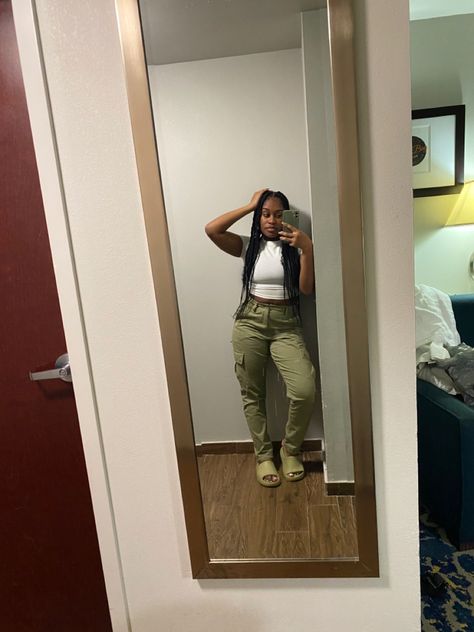 Black Cargo Outfits Black Women, Navy Green Cargo Pants Outfit, Cargo Pants Outfit School Appropriate, Outfits W Green Cargo Pants, Cargo Pants With Sweatshirt, Brown Cargo Pants Outfit Black Women, Green Cargo Pants Outfit Black Women, Sage Green Cargo Pants Outfit, Khaki Cargo Pants Outfit Black Women