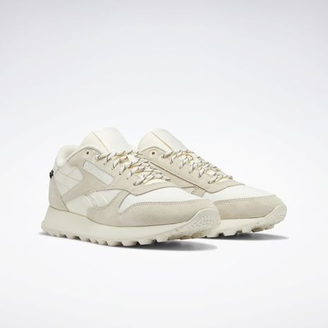 Sneakers Reebok, Reebok Classic Sneakers, Tan Sneakers, White Reebok, Reebok Classic Leather, Adidas Classic, Reebok Sneakers, High Shoes, Reebok Shoes