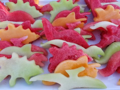 Dino Snacks For Party, Toddler Dinosaur Birthday Party, Kids Dinosaur Birthday Party, Dinosaur Fruit, Dinosaur Party Theme, Dinosaur Snacks, Dinosaur Birthday Party Food, Dinosaur Cookie, Dinosaur Birthday Theme