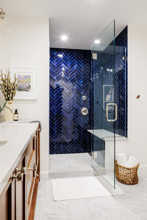 Blue And White Bathroom Ideas, Blue White Bathrooms, Blue And White Bathroom, Dark Blue Bathrooms, White Bathroom Ideas, Four Brothers, Blue Bathroom Tile, Bathroom Paneling, Classic Bathroom