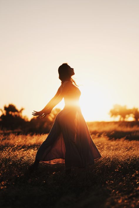 Sunset portraits #backlight Backlight Photography, Photo Yoga, Golden Hour Photography, Shotting Photo, Outdoor Portraits, Outdoor Photoshoot, Shooting Photo, Photoshoot Inspiration, Photography Inspo