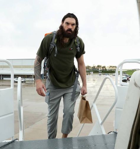 Steven Adams’ humble act at Auckland airport leaves fans in awe - NZ Herald Steven Adams, Pig Hunting, Auckland Airport, Basketball Star, Nba Stars, Oklahoma City Thunder, Sports Stars, Special Guest, Auckland