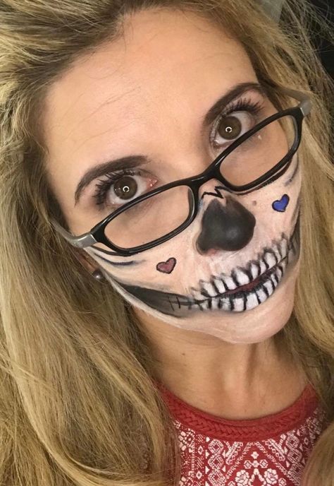 Cracked Doll Makeup, Half Skull Makeup, Skull Face Makeup, Sugar Skull Face Paint, Cute Clown Makeup, Makeup Glasses, Halloween Glasses, Ghostbusters Costume, Deer Makeup