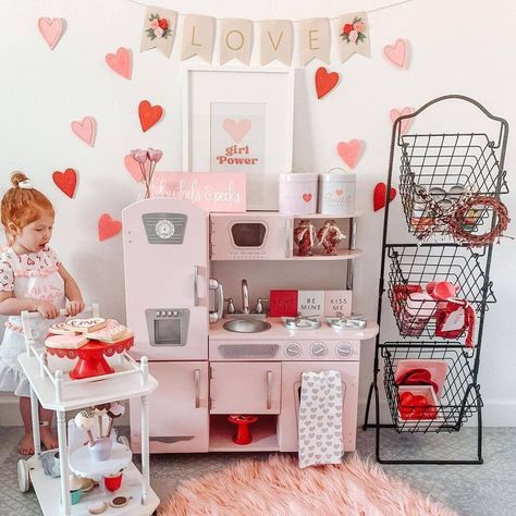 KidKraft Europe (@kidkrafttoyseu) posted on Instagram: “Everything is better when it is made with love! 💕 Get this kitchen with a 70% off on Kidkraft.com 🛒 Product: Vintage Kitchen - Pink…” • Feb 8, 2021 at 10:00am UTC Pink Play Kitchen, Girls Play Kitchen, Valentines Cookies, Kids Play Kitchen, Cookie House, Valentines Decor, Valentine Cookies, Toy Kitchen, Feb 8