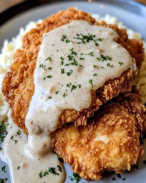 Fried Chicken Gravy, Country Gravy Recipe, Cherry Pistachio, Pistachio Cheesecake, Country Gravy, Buttermilk Chicken, Buttermilk Fried Chicken, Comfort Food Southern, Gravy Recipe