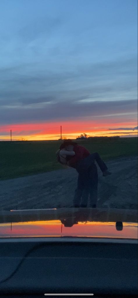 Country Couple Dancing In Headlights, Country Night Sky, Dancing In Headlights Country, Dancing In The Headlights Country, Dancing In The Headlights, Country Date Ideas, Conner Lee, Country Date Night, Slow Dancing Couples