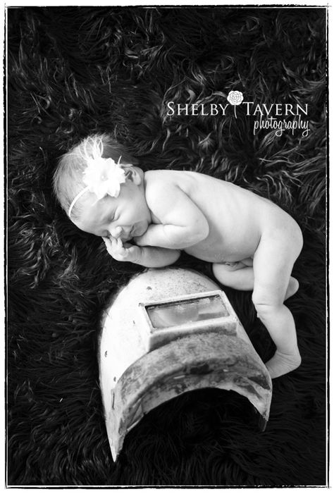 With daddy's welding hood :)......wish that I would have done this with Briana! Welding Hood, Welders Wife, Baby Helmet, Baby Announcement Photoshoot, Baby Pictures Newborn, Newborn Pics, My Hood, Welding Helmet, Newborn Shoot