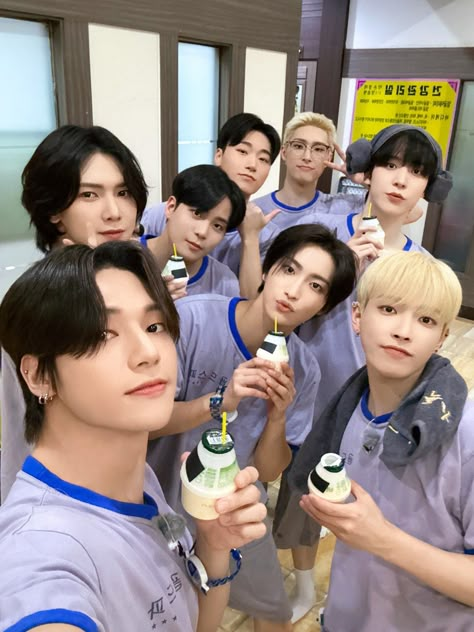 Pirate Kids, Choi Jong-ho, Kang Yeo-sang, Behind Photo, Best Kpop, New Kids On The Block, Woo Young, Kim Hongjoong, Twitter Update