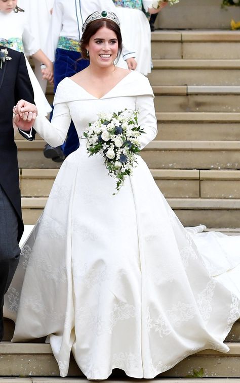 Eugenia Wedding Dress, Princess Eugenie Wedding Hair, Princess Eugenie Wedding Dress, Princess Eugenie Style, Eugenie Wedding Dress, Princess Eugenie Wedding, Princess Eugene, Eugene Wedding, Eugenie Wedding