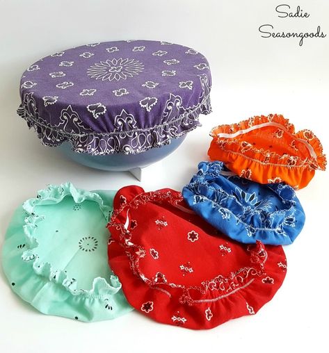 How to make reusable bowl covers for green living and ways to reduce waste by Sadie Seasongoods Bandana Crafts, Reusable Food Wrap, Bowl Covers, Vintage Bandana, Sewing To Sell, Beeswax Food Wrap, Bowl Cover, Fabric Bowls, Food Wraps