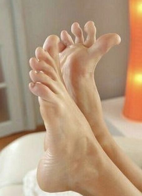 Pretty Toe Nails, Cute Toes, Foot Jewelry, Anatomy Reference, Feet Nails, Toe Nails, Human, Heels, Pinterest Likes