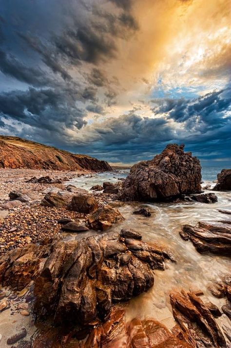 Blue And Brown Nature Aesthetic, Brown Blue Aesthetic, Blue Eyes And Brown Eyes, Brown And Blue Eyes, Blue And Brown Eyes, Photo Scenery, Sky Scapes, Blue Mood Board, Moody Colors