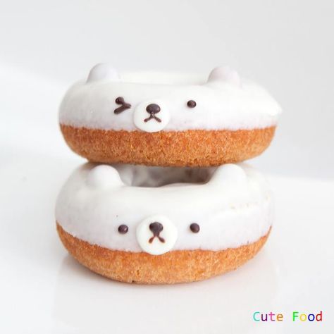 Polar Bear donuts, almost too cute to eat...(almost) Desserts Japonais, Kawaii Food, Food Humor, Pretty Food, Creative Food, Cute Food, Teddy Bears, Party Food, Yummy Treats