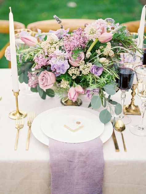 Lilac Wedding Colors, Mauve Wedding Colors, Lavender Wedding Ideas, Wedding Reception Themes, Wedding Lavender, Mauve Wedding, Unique Wedding Flowers, Lilac Wedding, Wedding Themes Fall