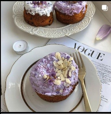 Self note: I would like to do this but as a donut with almonds and colored brown sugar as a top Purple Desserts, Dessert Aesthetic, French Life, Aesthetic Purple, Food Sweet, Sweet Food, Food Goals, Cute Desserts, Spring Recipes