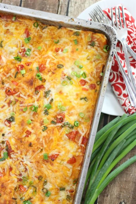 Deep Dish Taco Bell Mexican Pizza Casserole Bake Recipe Mexican Pizza Casserole, Mexican Pizza Recipe, Casserole Bake, Taco Bell Mexican Pizza, Mexican Lasagna, Mexican Pizza, Mexican Casserole, Pizza Casserole, Thanksgiving Recipes Side Dishes