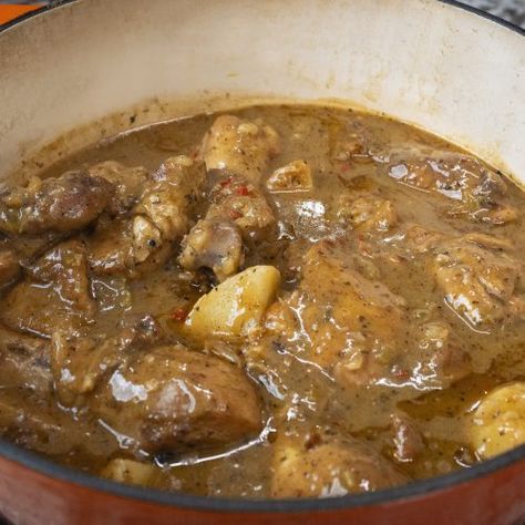 Southern Chicken And Gravy Recipes, Neckbone Recipe, Southern Chicken Stew Recipe, Southern Chicken Stew, Cajun Gravy, Stewed Chicken, Chicken And Gravy, Southern Chicken, Cajun Dishes