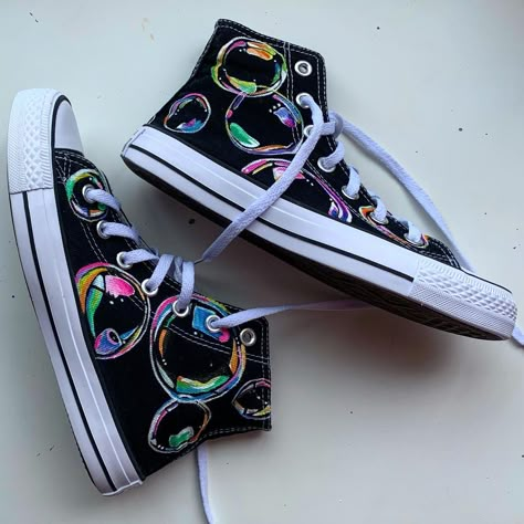 Painted Sneakers Diy Ideas, Converse Customized, Sneaker Painting, Shoe Art Designs, Vans Shoes Fashion, Painted Converse, Painted Shoes Diy, Custom Sneakers Diy, Shoe Painting