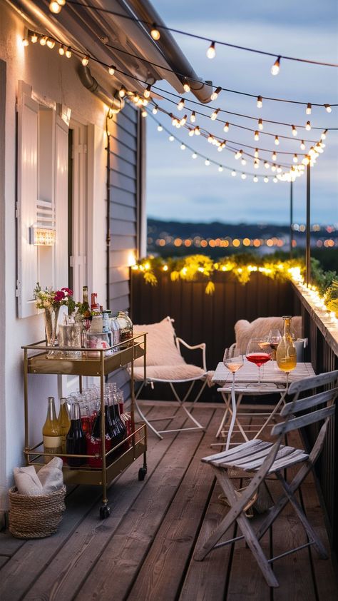 Turn your small balcony into a perfect spot for entertaining with these stylish design ideas. Ideal for small gatherings! Bbq Decor, Small Bbq, Small Apartment Balcony Ideas, Compact Furniture, Apartment Balcony, Small Balcony Ideas, Balcony Ideas, Apartment Balconies, Cozy Decor