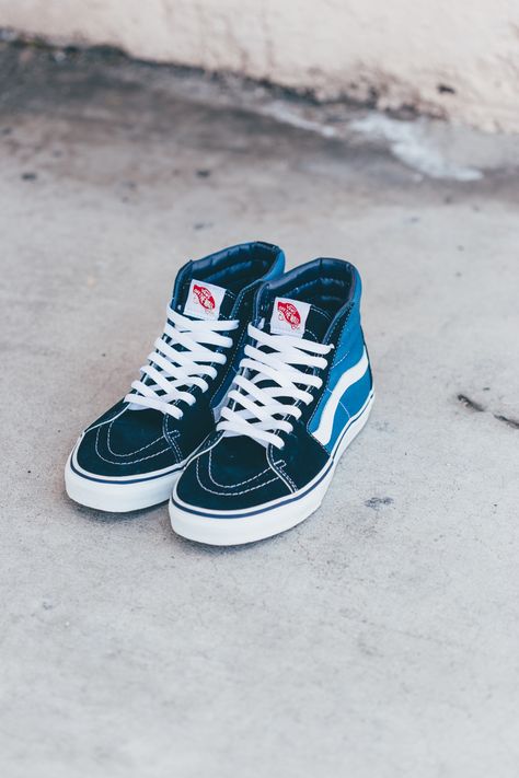 Vans Sk8 Hi Navy, Vans Sk8 Hi Black, Navy Vans, Aerox 155 Yamaha, Vans Boots, Vans Skateboard, Sk8 Hi, High Top Vans, Vans High Top Sneaker