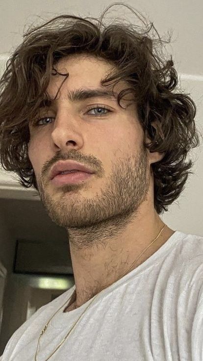 Become Best Version Of Yourself, Declan Kane, Medium Curly Hairstyles, Curly Hairstyles For Men, Fancy Aesthetic, How To Grow Hair, Dreamland Billionaires, Mens Hair Colour, Medium Curly