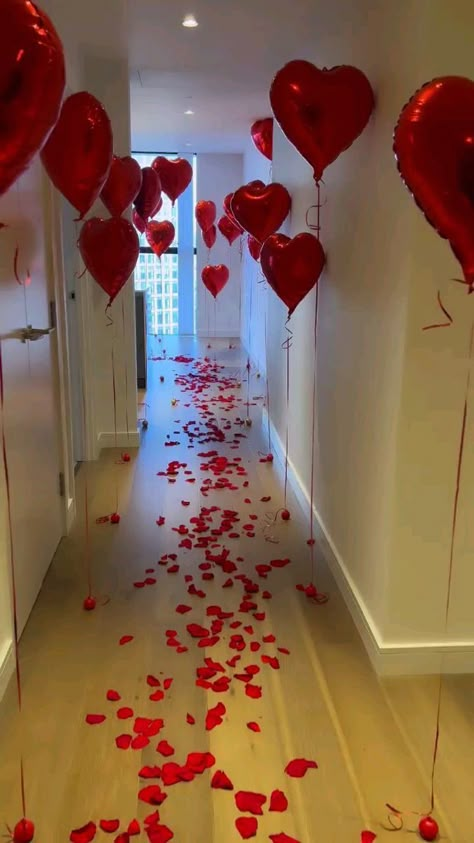 Wedding Night Room Decorations, Aesthetic Valentines Day, Valentines Day Aesthetic, Romantic Room Surprise, Romantic Dinner Decoration, Romantic Valentines Day Ideas, Aesthetic Valentines, Romantic Room Decoration, Wedding Room Decorations